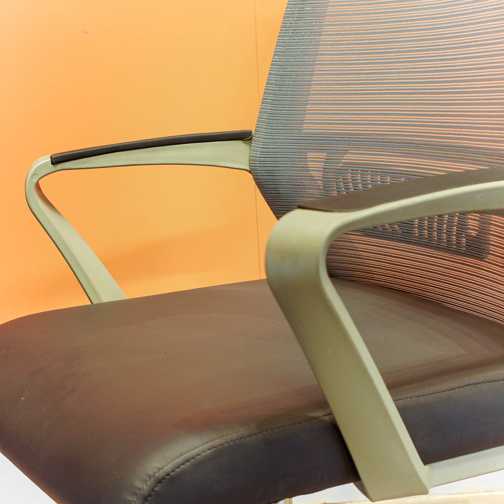 Neva Aero Industrial Mesh Office Chair – product image 9