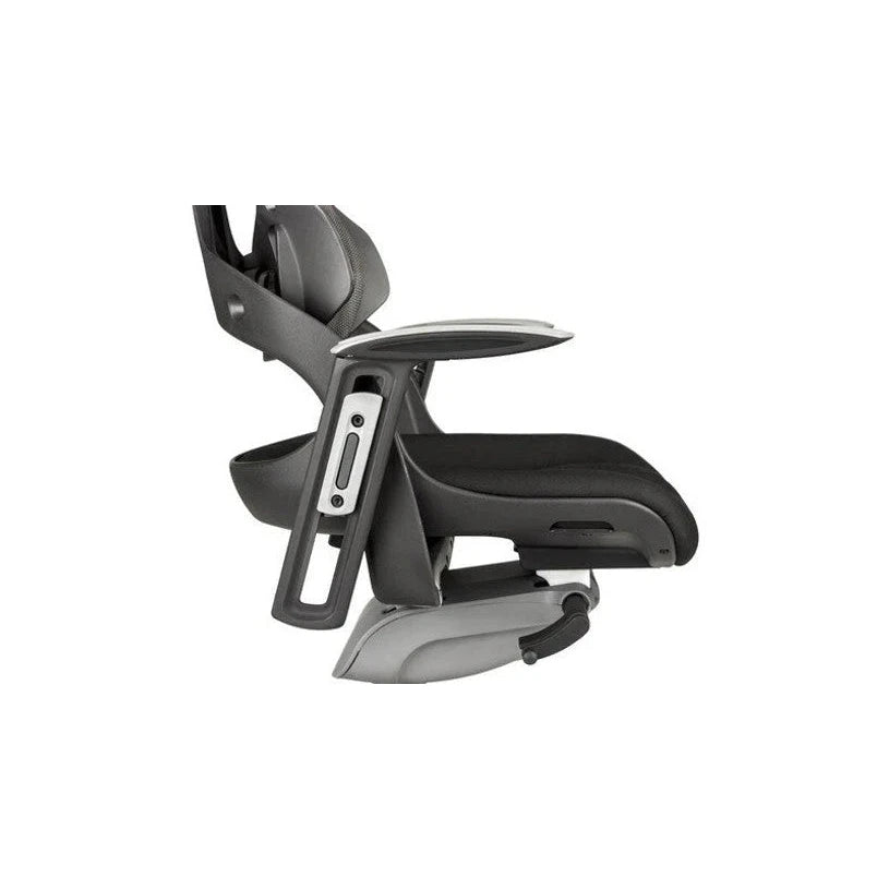 Merryfair Wau V2 side close-up of the dark armrest support, padded seat and under-seat control