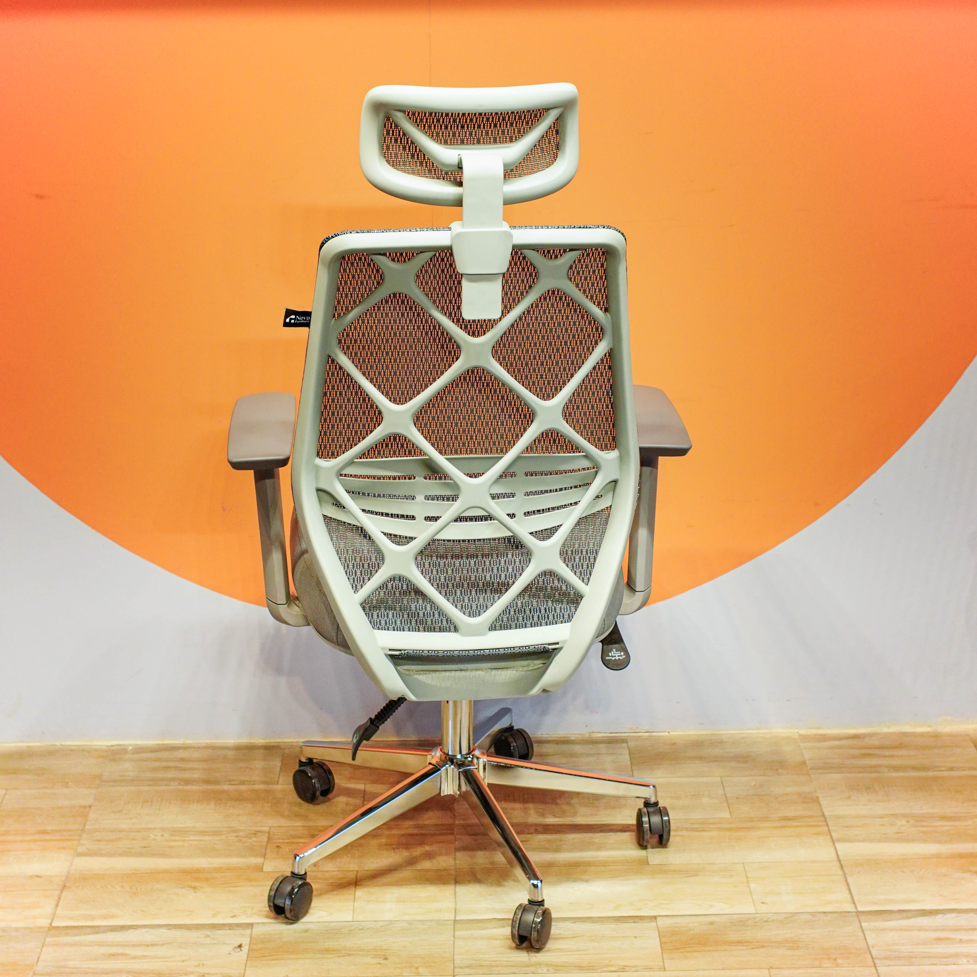 Neva Vertex Chair