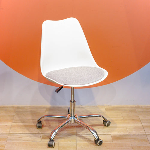 Neva Tulip Revolving Task Chair – product image 2