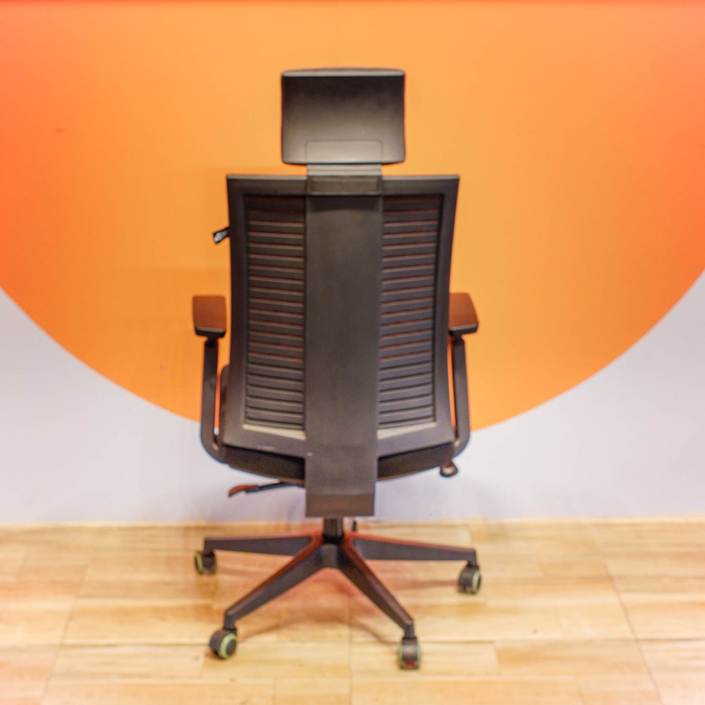 Neva Titan High-Back Ergonomic Chair – product image 4