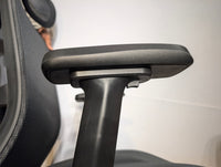 Linea Chair