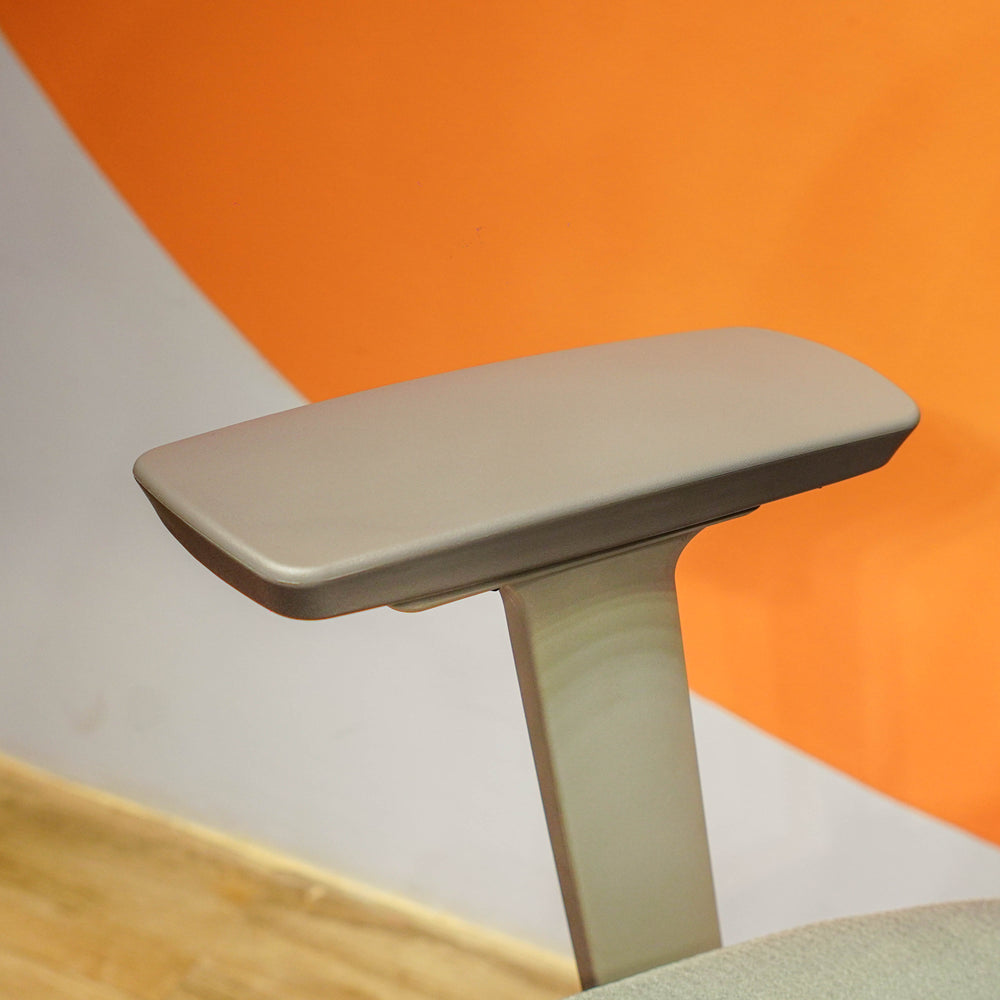 Neva Vertex imported ergonomic office chair – product view 5